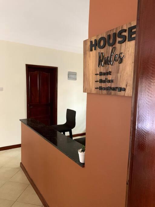 Cozy 2-Bedroom Apartment Within City Limits. كامبالا المظهر الخارجي الصورة
